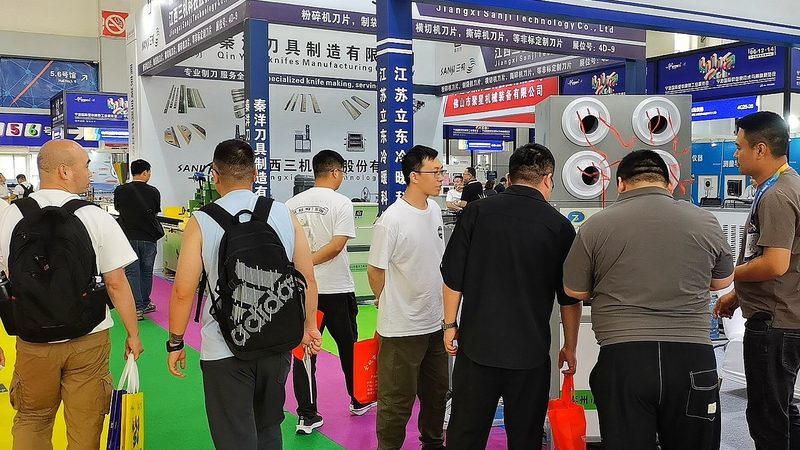 一场庆典搭建到一半，才发现团队根本没看过场地